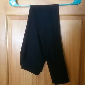 Lularoe solid black leggings.